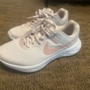 NWOT Women's 6.5 Nike Revolution 6 NN Athletic Shoes White Pink DC3729-500